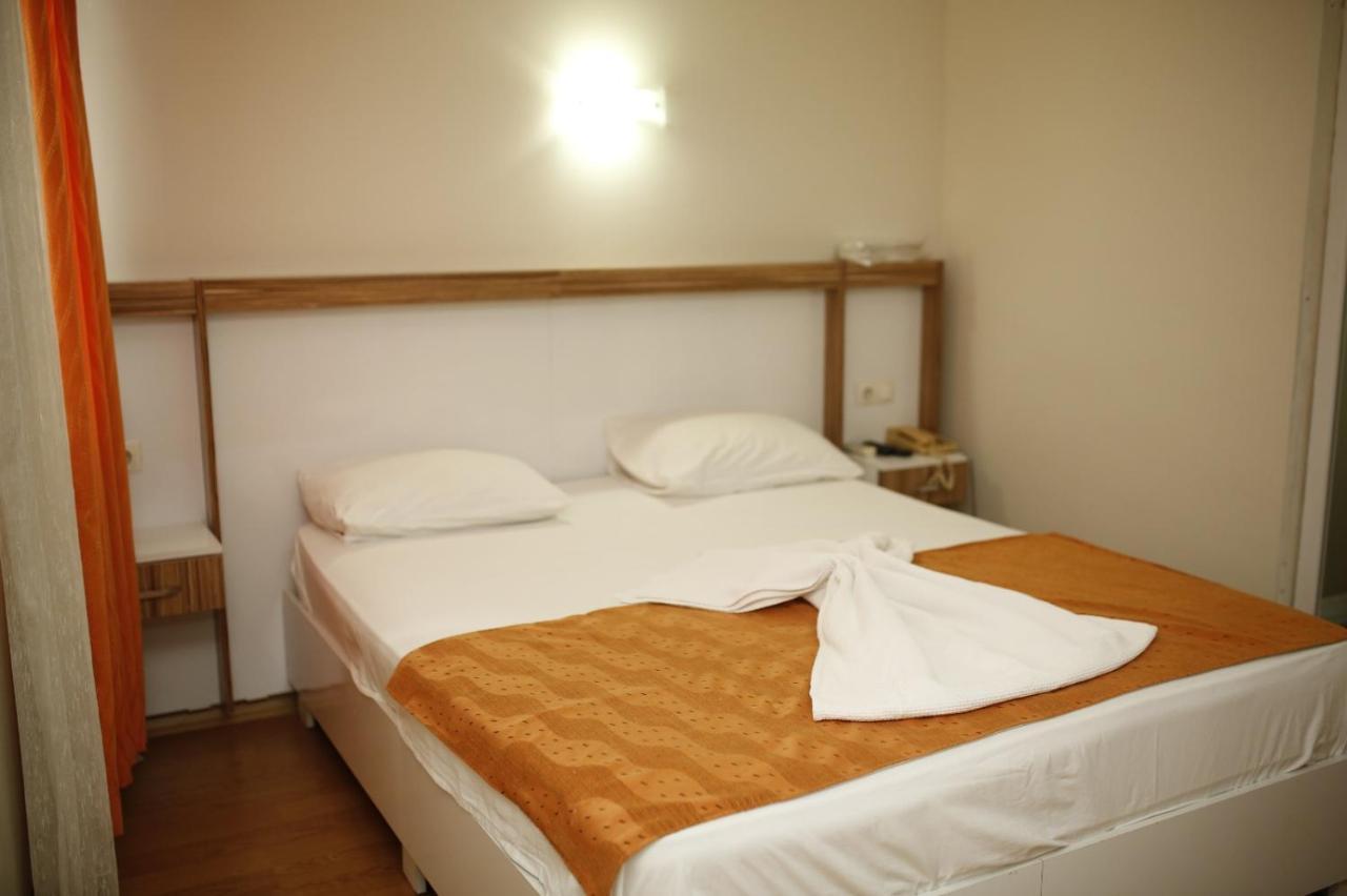 Oezhan Hotel Antalya Exterior photo